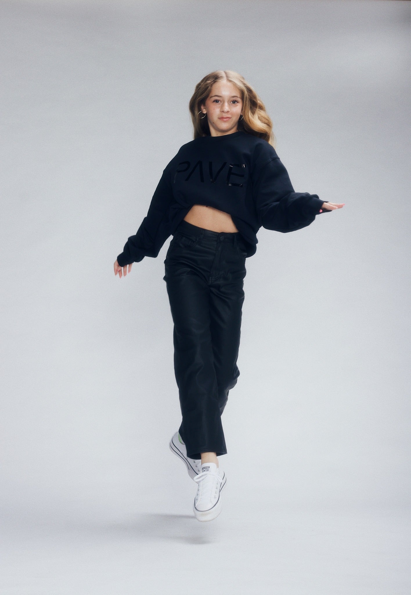 PAVE BLACK CREWNECK